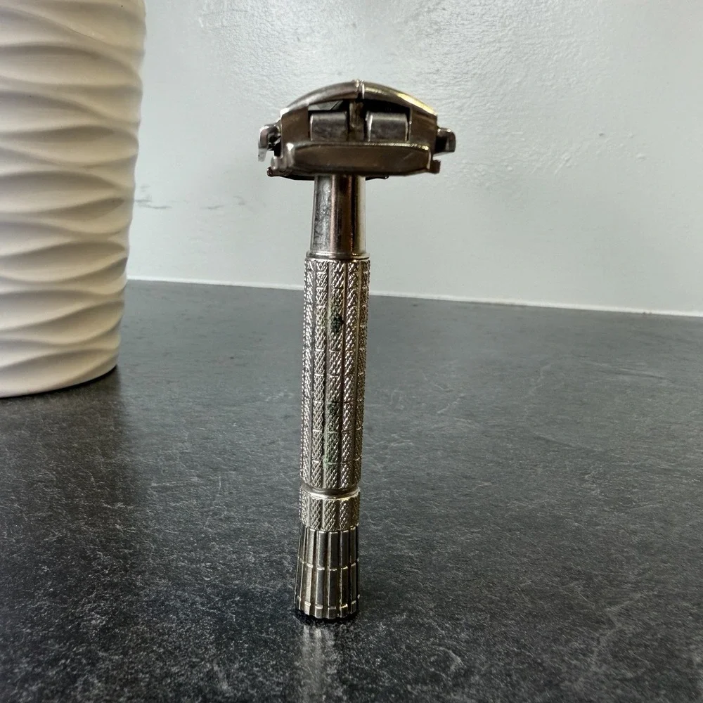 Vintage 1956 Gillette B2 TTO Flare Tip Super Speed DE Safety Razor